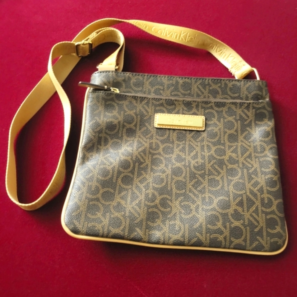 🤎CALVIN KLEIN CROSSBODY BAG🤎
